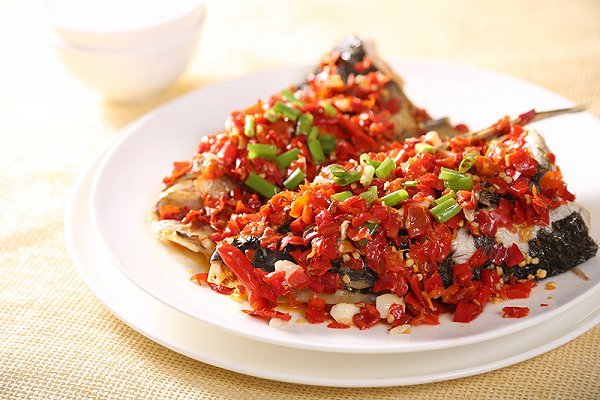 上海烹饪培训学校教你做剁椒鱼头 - 微信公众平