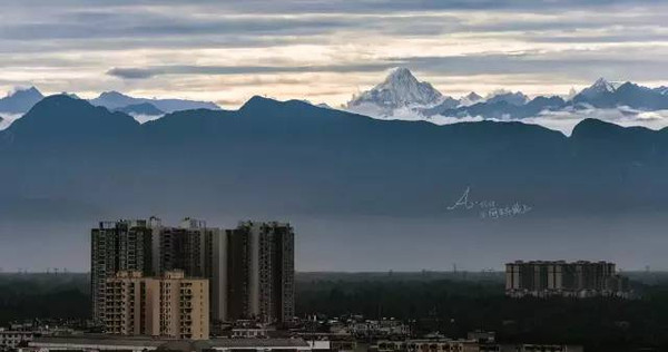 人口山千万的城市_课程资源 从 成都遥望雪山 引发的话题 世界都市谁能看雪山(3)