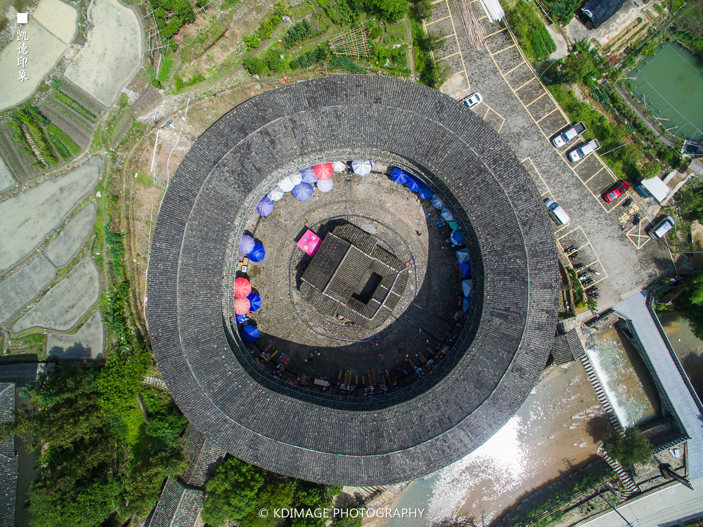 空中颜值,航拍《大鱼海棠》里的福建土楼