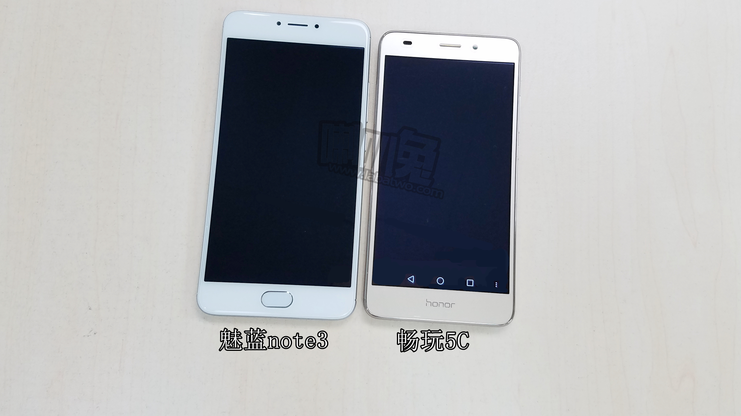 魅蓝note3和华为荣耀畅玩5c屏幕显示对比图集