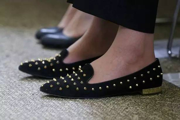 又一个英国女首相!狂恋豹纹鞋的她会是铁娘子