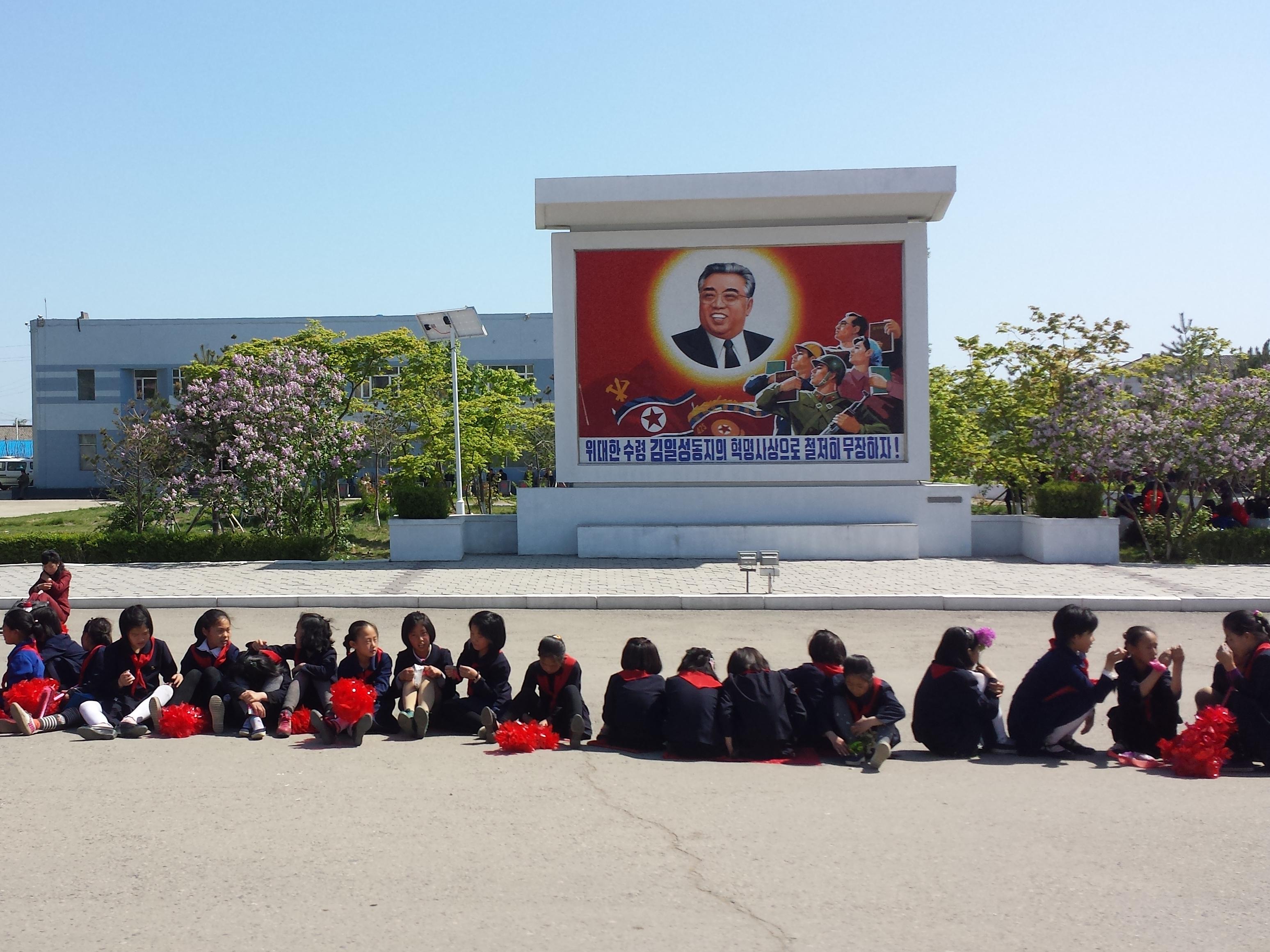 朝鲜街拍|”大力视角”手机镜头下的朝鲜罗先市