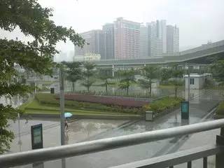 7,深圳常下雨,出门记得带伞