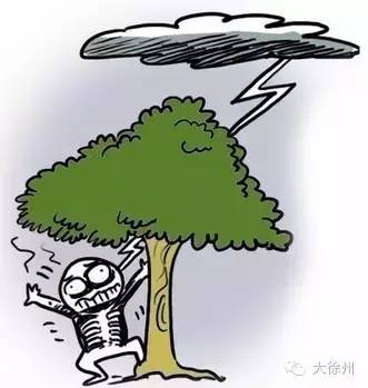 男孩遭到雷击!徐州人下雨天千万不要做这些事!