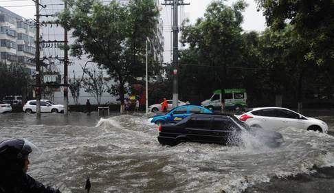 大雨成网红了 天津将迎最强降雨 山西河北多地被淹,济南调整上下班时间