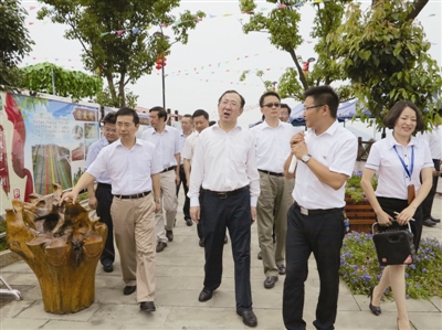 市长魏树旺,市委常委,组织部部长吴刚平等相关领导和县委书记吴高波