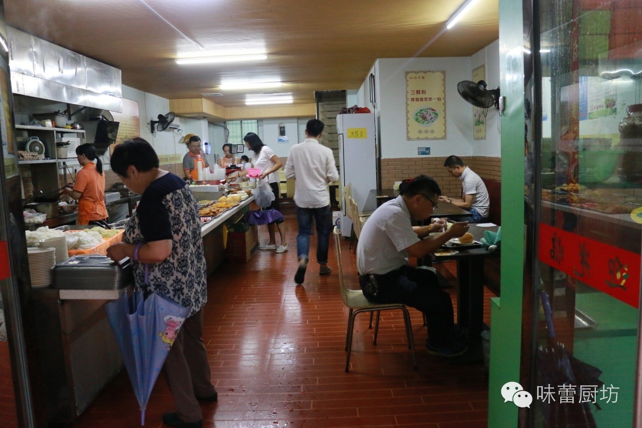 美食 正文        早餐店老板方奕鸿