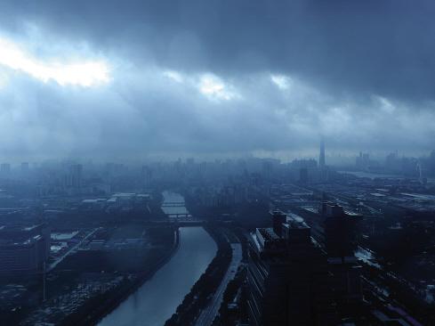 你知道,就算大雨让这座城市颠倒