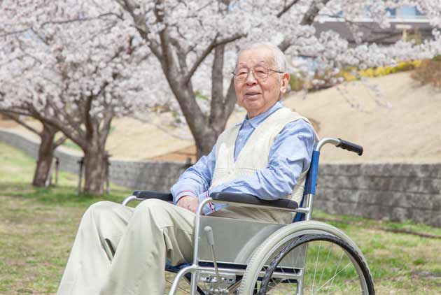 日本老人每月零花钱仅为1700元,开始自己投资