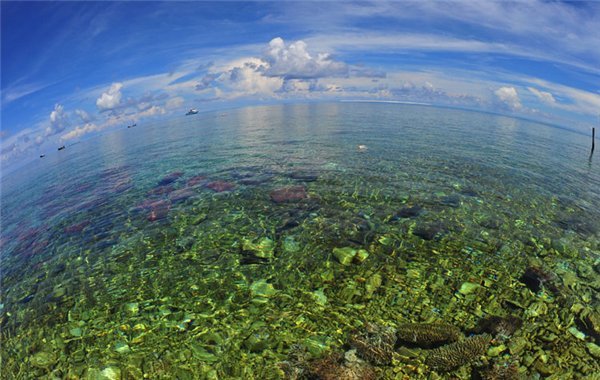 在珊瑚岛西南2海里处,岛上有目前中国最南端的省级文物保护遗址