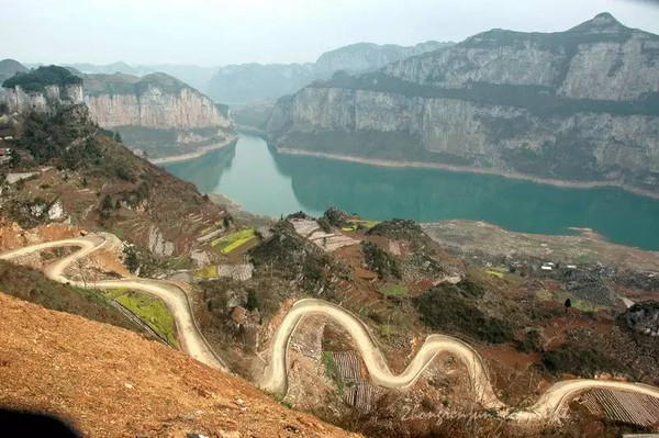 贵州最冷门的黔西北,惊现中国最美高速公路!