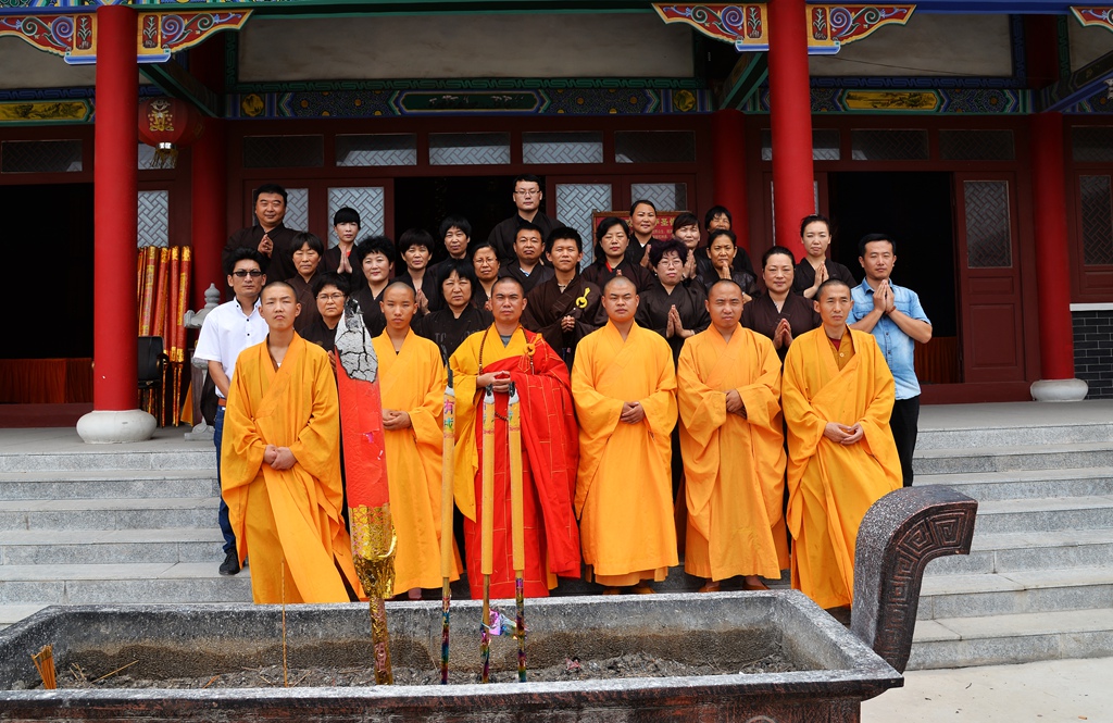 山东即墨西小龙山观音寺庙会纪实