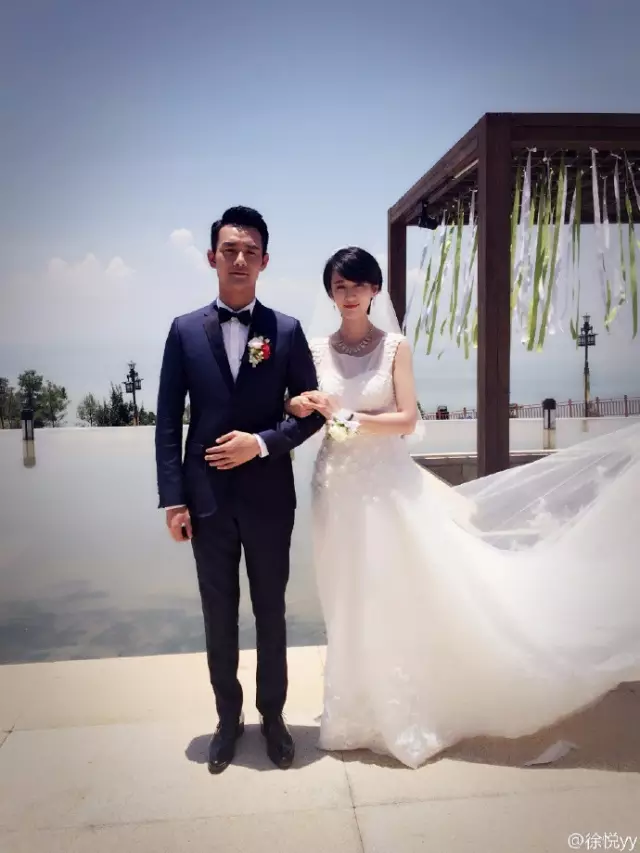 吴磊的婚纱照_迪丽热巴吴磊婚纱照