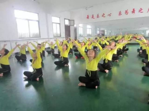 金海小学歌舞升平-搜狐教育