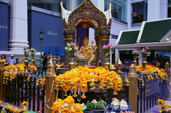 泰国四面佛，据说是世界上最灵验的神佛之一-搜狐