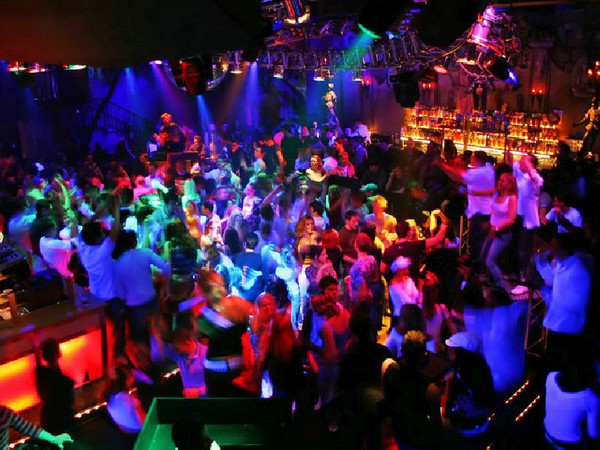 德国汉堡的relax nightclub 这家俱乐部宣称,来自于世界各地的40位
