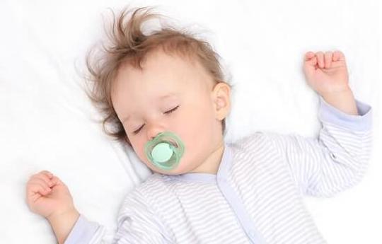 哄宝宝睡觉误区,小心宝宝影响孩子成长发育-最
