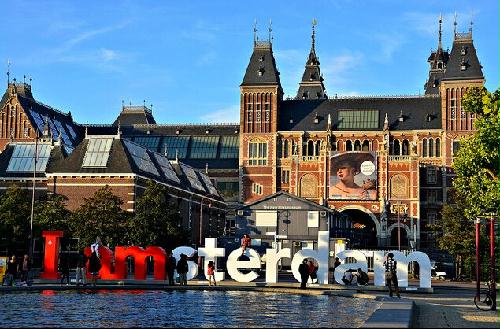 当然,阿姆斯特丹最著名的博物馆还是荷兰国家博物馆和梵?高美术馆.