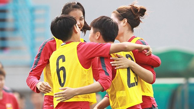 奥运前瞻--中国女足VS巴西:铿锵玫瑰期待开门