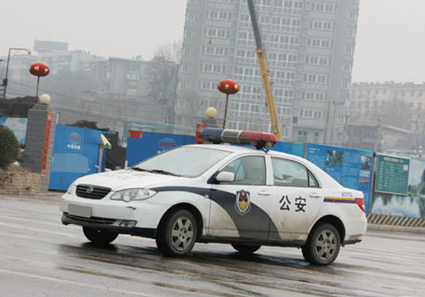 在北京地区,现代警车使用的较多,比如搭载了1.