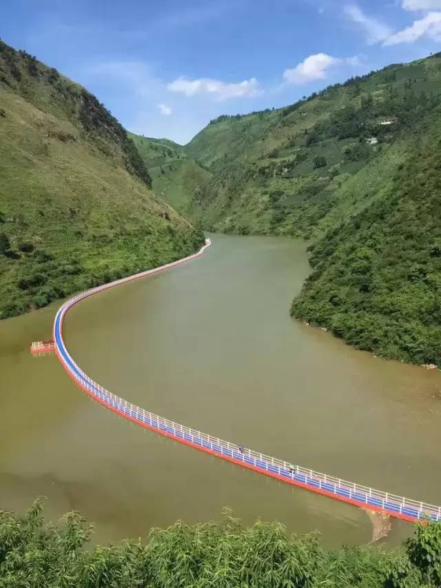 距昆明300公里,有山有水有温泉,两天一夜人均200