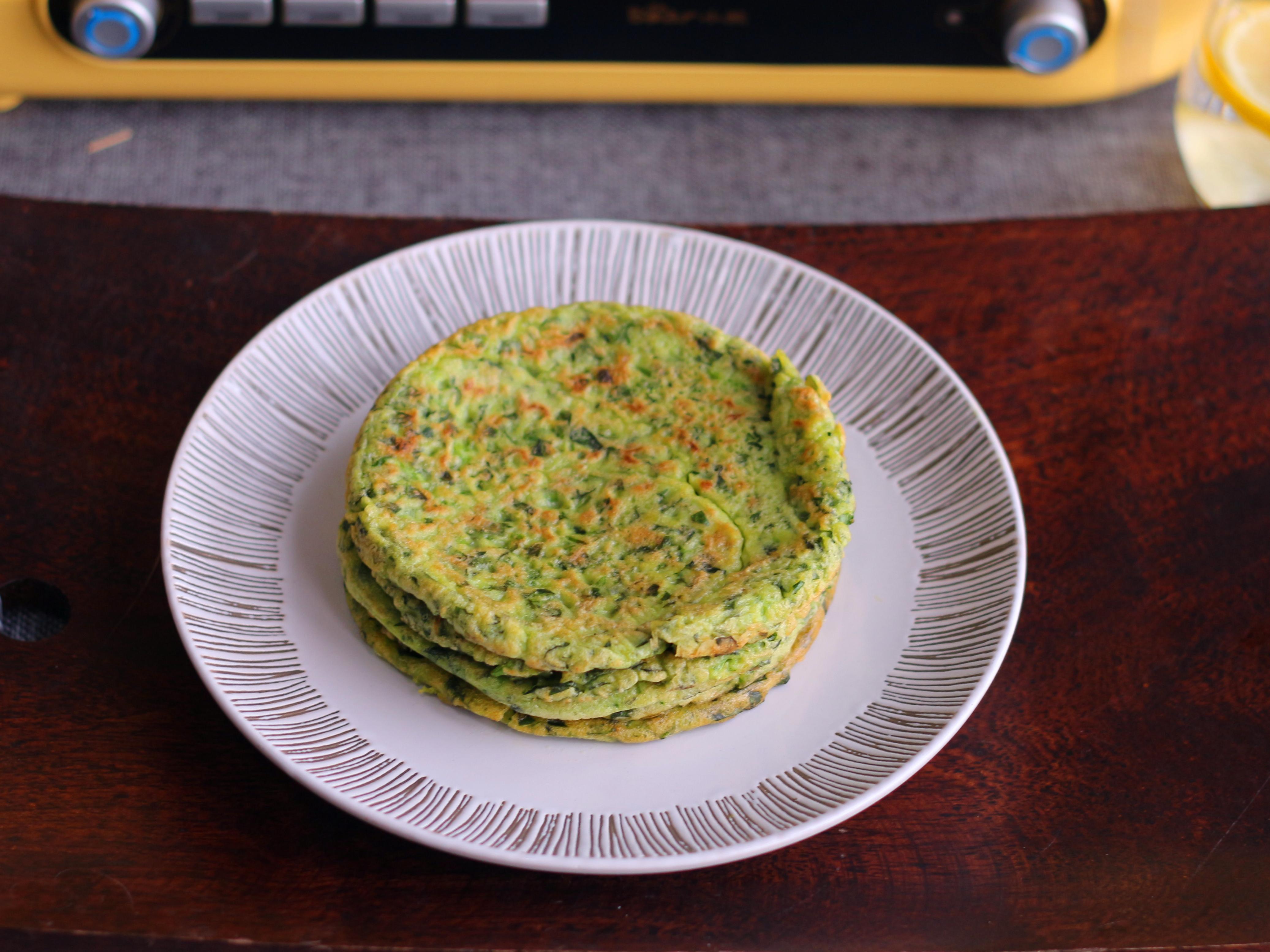 菠菜鸡蛋饼,大爱这抹绿