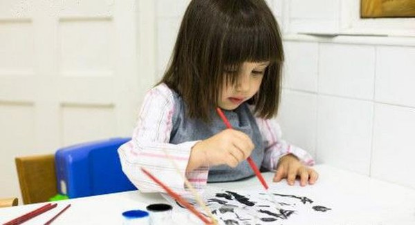 日本教育家:这才是正确教1到9岁孩子画画的方