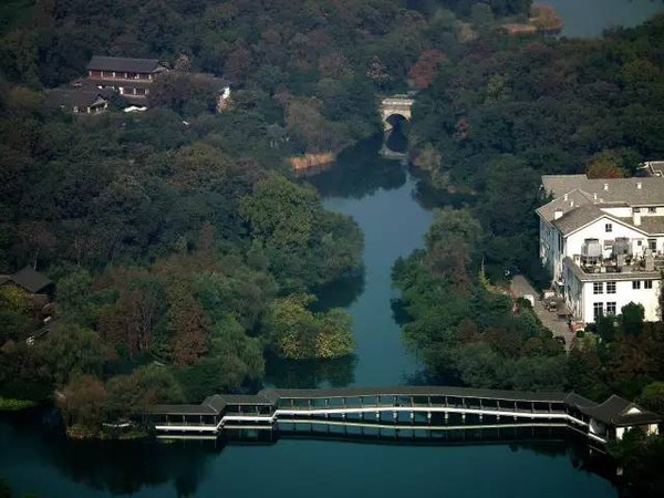 几乎汇集了浙江所有的美人 那 就 是 杭 州 山美人 hangzhou 吴山 路