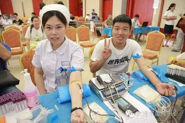 大连大学附属中山医院129名医务人员献血328