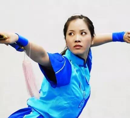 科技 正文  她是中国武术队女子武术套路运动员.