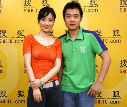 孙宁李金羽   早在2004赛季,因出演《金粉世家》而红遍大年夜大年夜