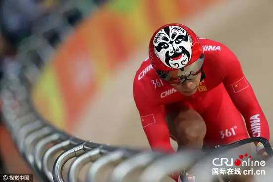 直击奥运|中国摘场地自行车首金,这头盔太抢戏