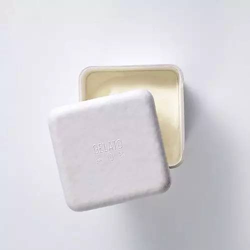 1,这次的新品包装独具匠心,白色小方块造型简简单单,意味着这款冰淇淋