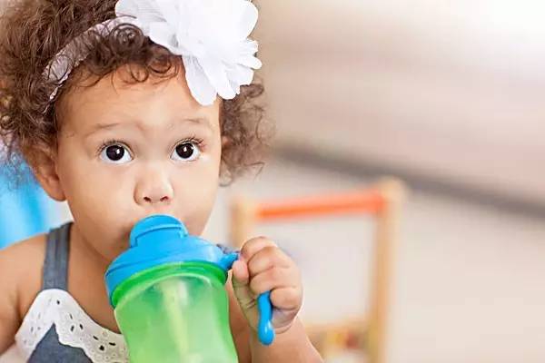 宝宝不爱喝水怎么办?怎样让宝宝多喝水?