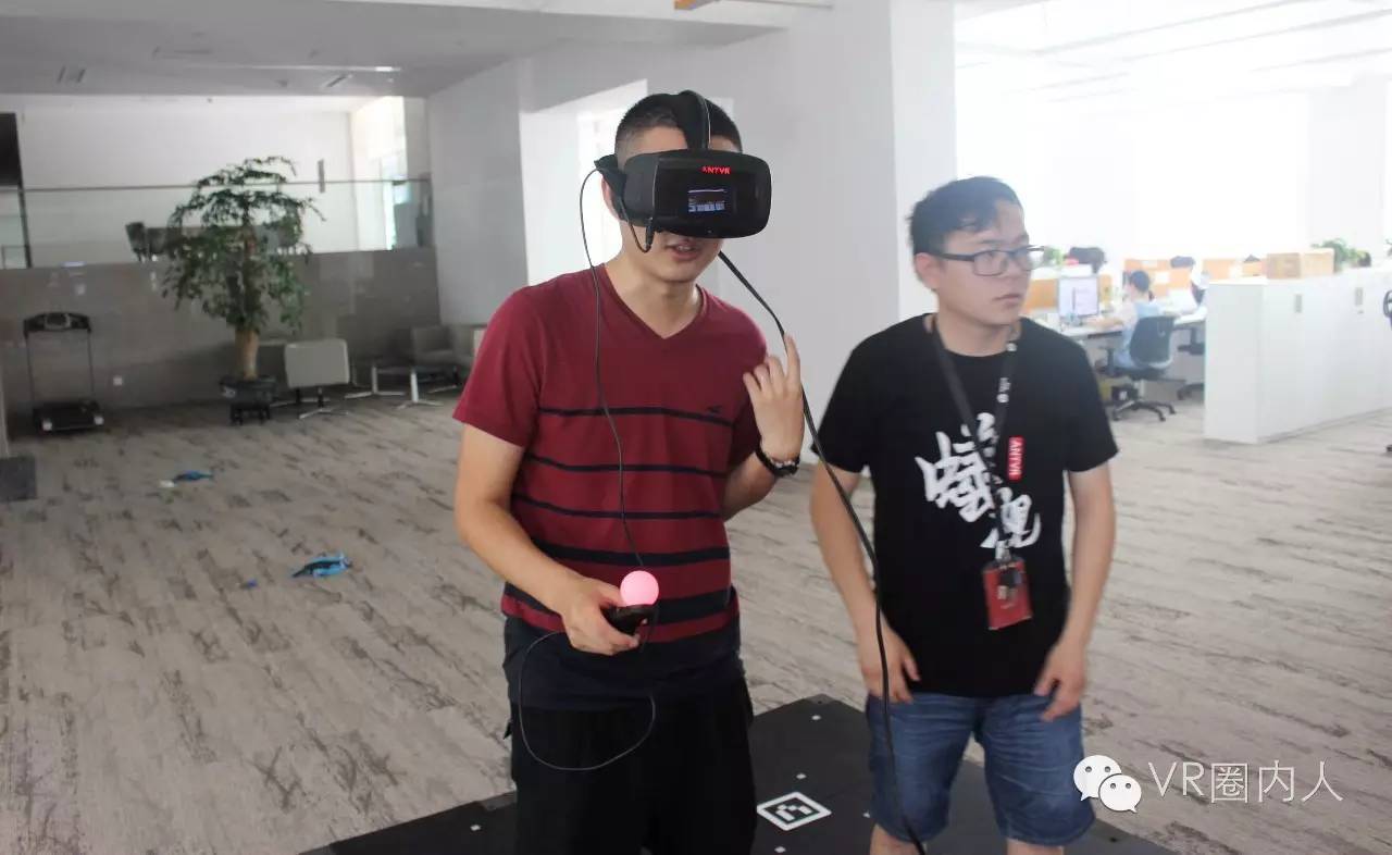 HTC将落伍!蚁视二代VR头盔让我感受到创新与