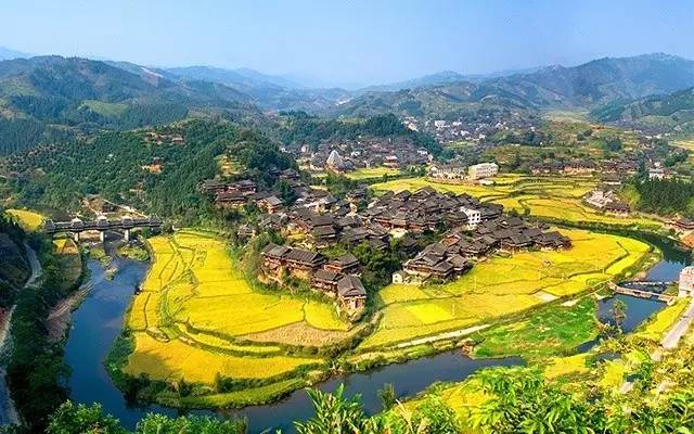 取景地:三江程阳八寨 三江程阳桥景区由程阳永济桥,程阳八寨景观村落