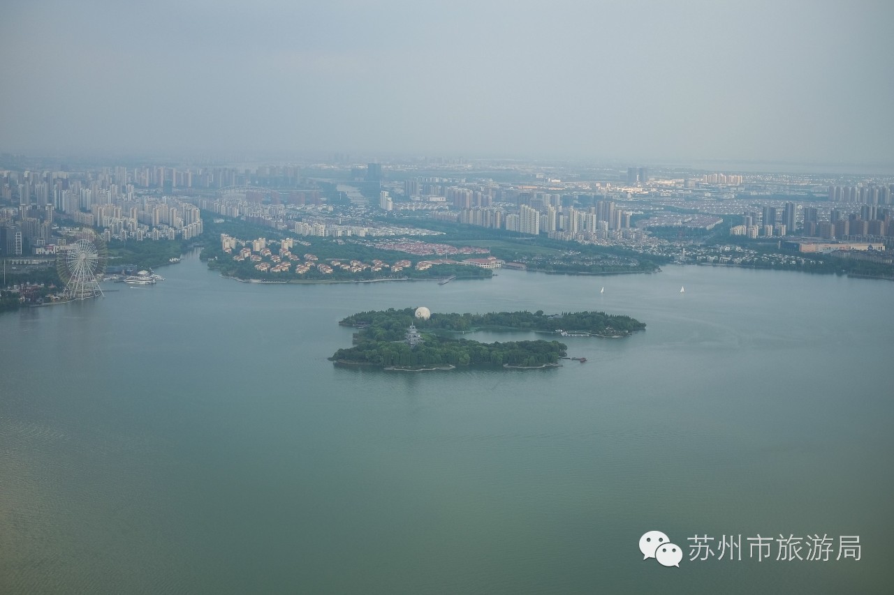 金鸡湖湖心有两个岛,这是其中之一玲珑岛全景.