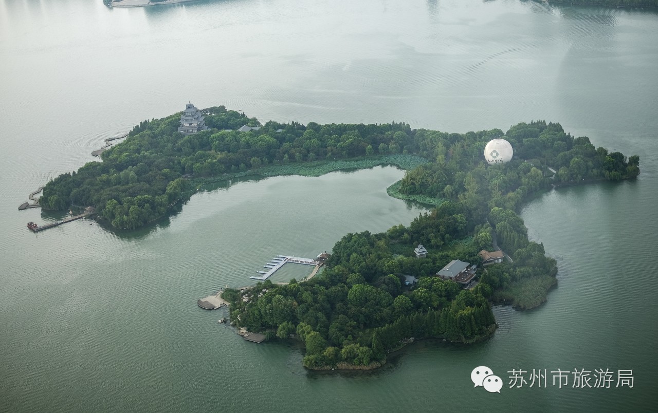 金鸡湖湖心有两个岛,这是其中之一玲珑岛全景.