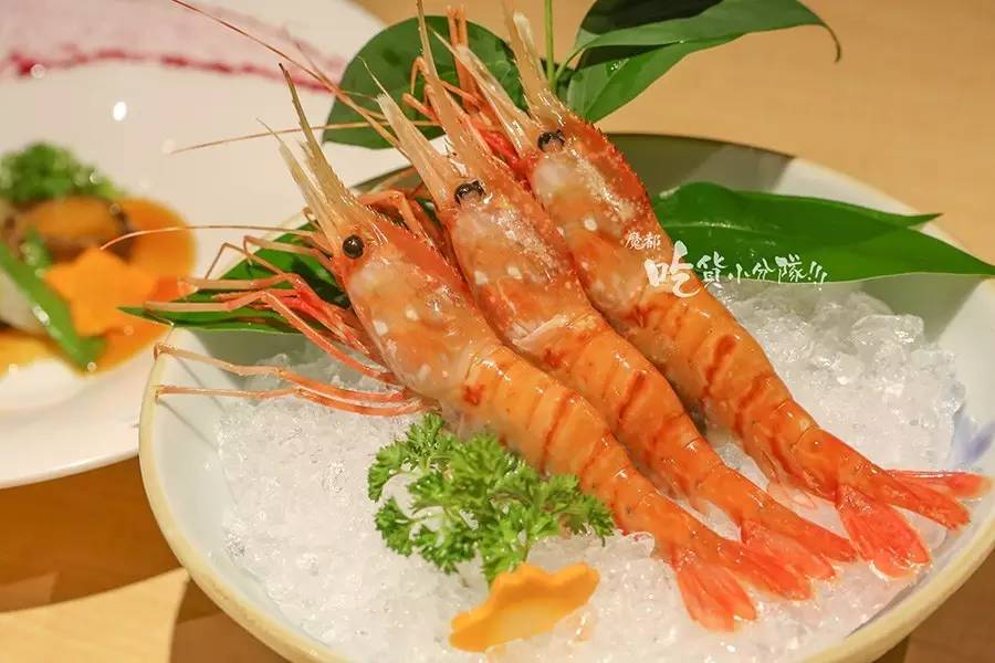 这里的北海道白牡丹虾品质过硬,细腻q弹,吃起来甜甜的