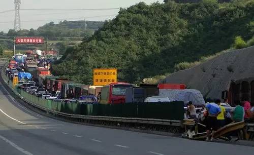 这个省大范围降雨,多条高速公路封闭