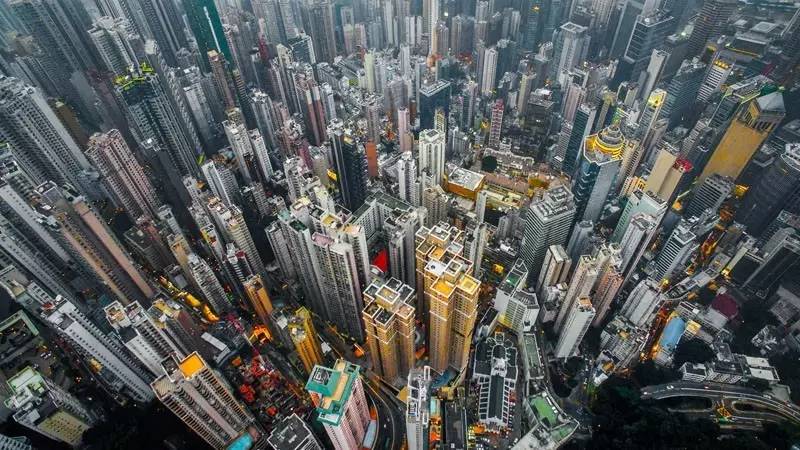 大甩卖季节来临?香港地产豪门加速变现离场?