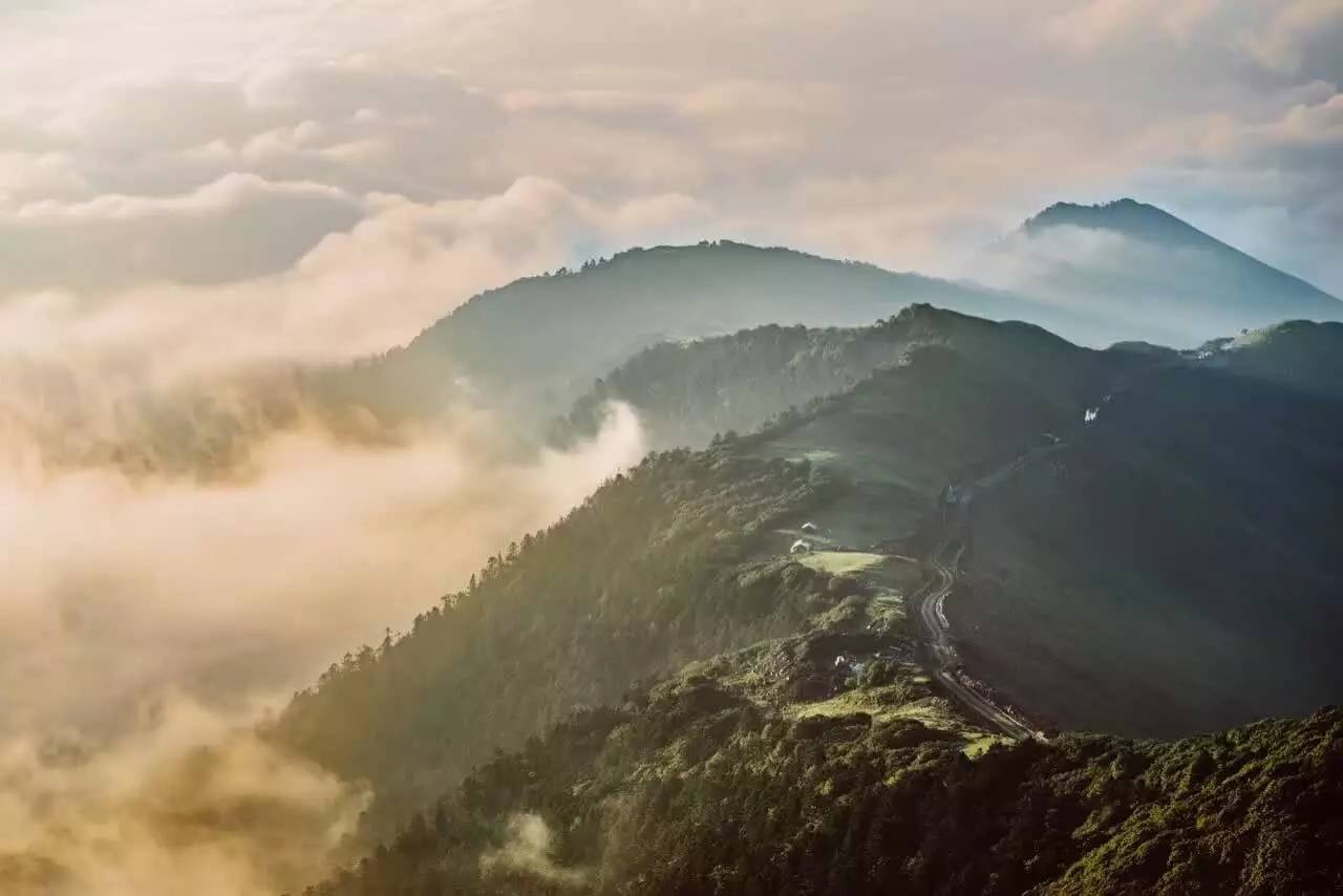 比进藏公路小众比草原天路貌美,4条未进入旅行