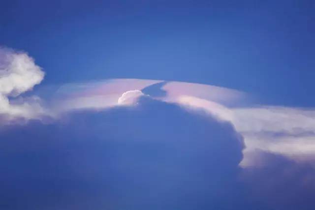 宜宾天空惊现七彩云大话西游里紫霞仙子想象的画面竟然出现在了宜宾