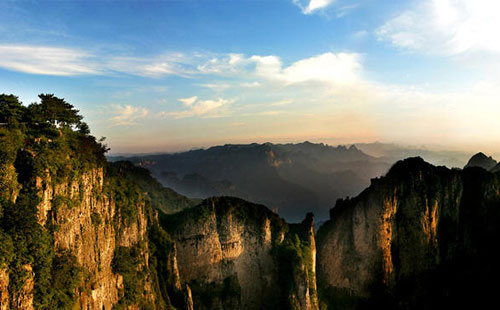 太行山挂壁公路自驾游:绝壁上的极致美景-搜狐