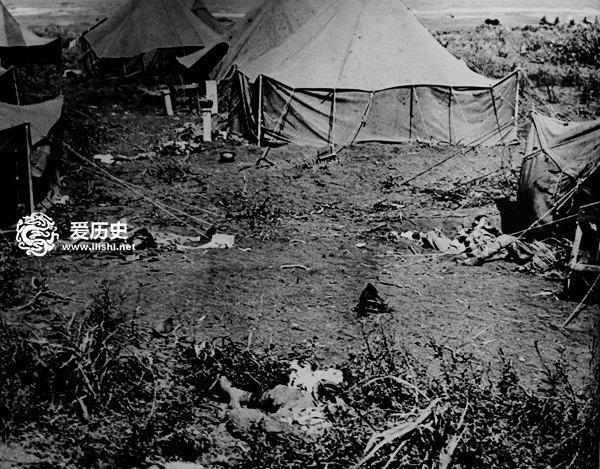 硫磺岛上日军自杀冲锋后的遗照 几乎全部玉碎阵亡