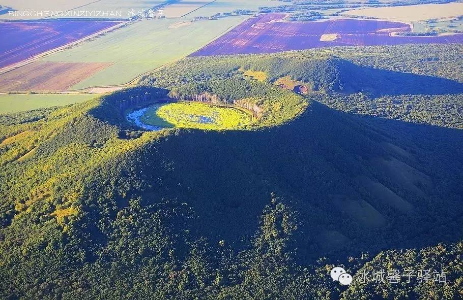 空中俯瞰五大连池:一首壮美的火山诗篇