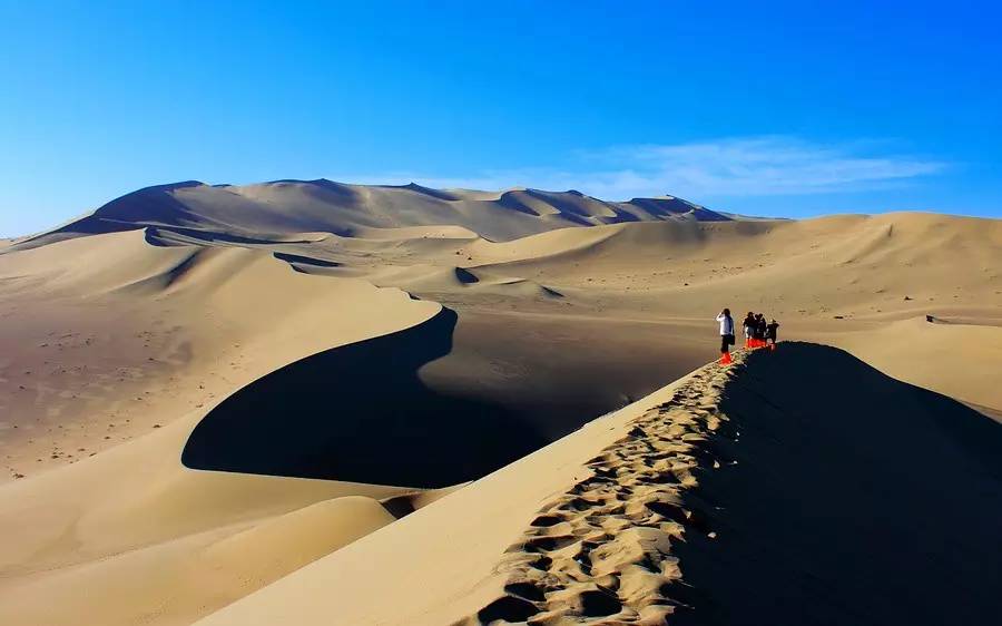 沙漠奇迹:鸣沙山·月牙泉