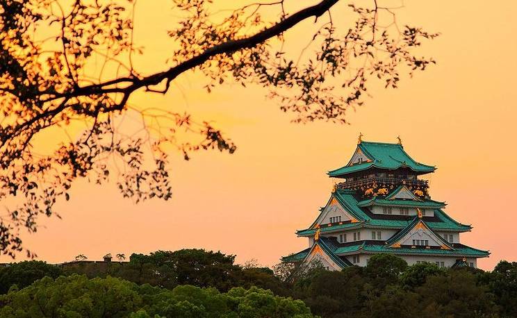 另一处距离神保町几分钟路程的地方便是皇居——日本天皇平时居住的