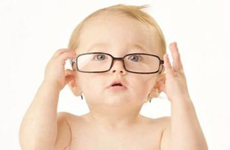 儿童近视能带眼镜吗? 9成家长弄错的的4大