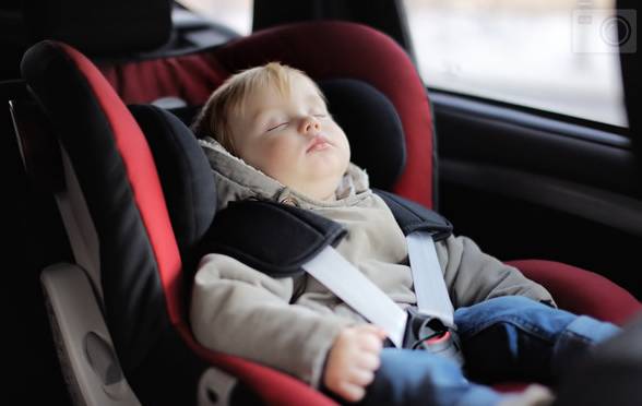 宝宝在儿童汽车安全座椅上睡觉安全吗?
